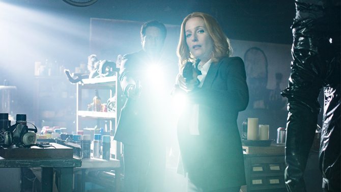 THE X-FILES: L-R: David Duchovny and Gillian Anderson in the "Home Again" episode of THE X-FILES airing Monday, Feb. 8 (8:00-9:00 PM ET/PT) on FOX. ©2016 Fox Broadcasting Co. Cr: Ed Araquel/FOX