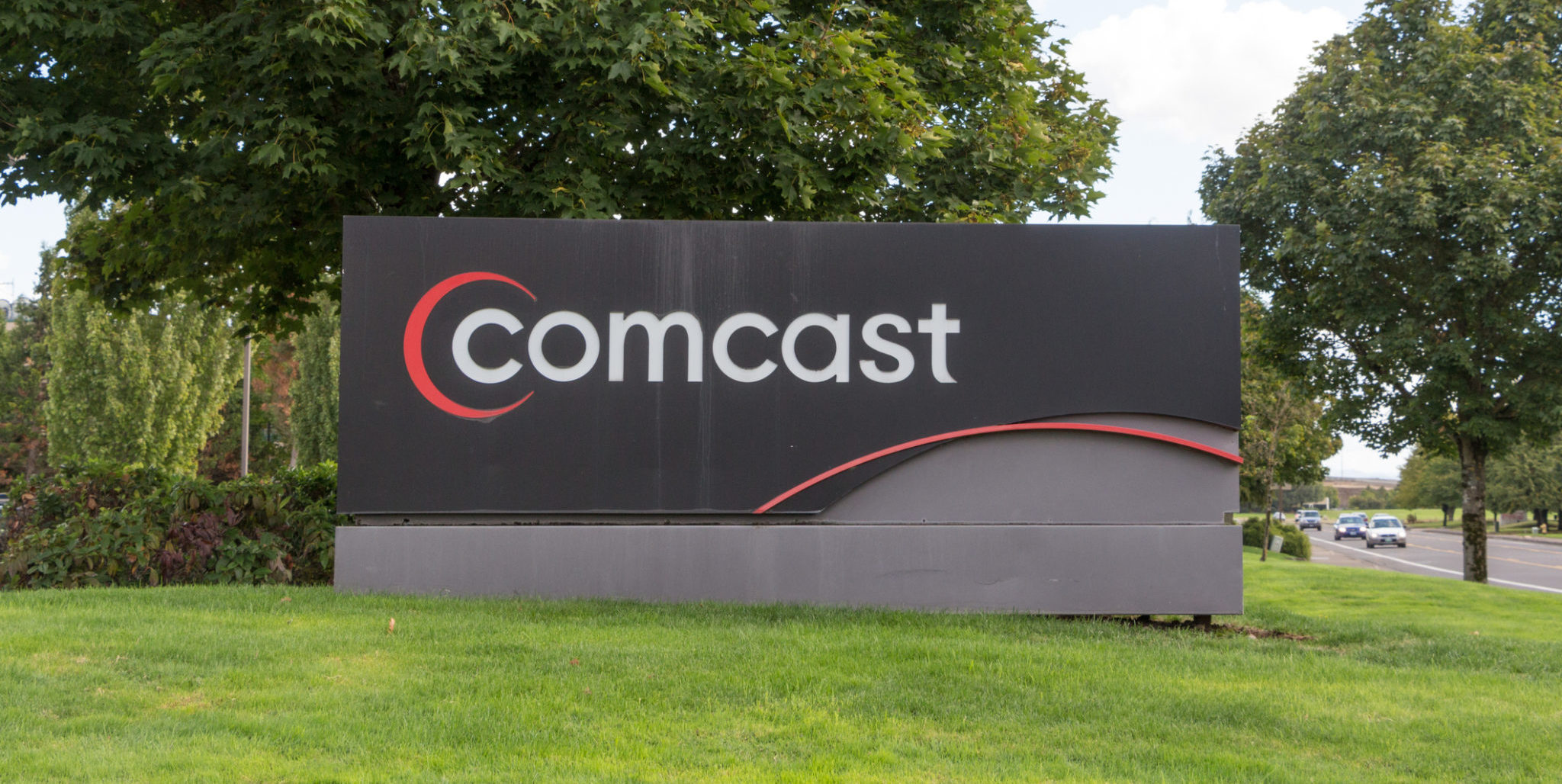 Comcast, Fox, CBS, & Disney Sue to Block À La Carte TV