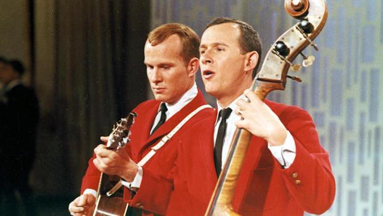 getTV Will Air Restored Episodes of The Smothers Brothers Comedy Hour