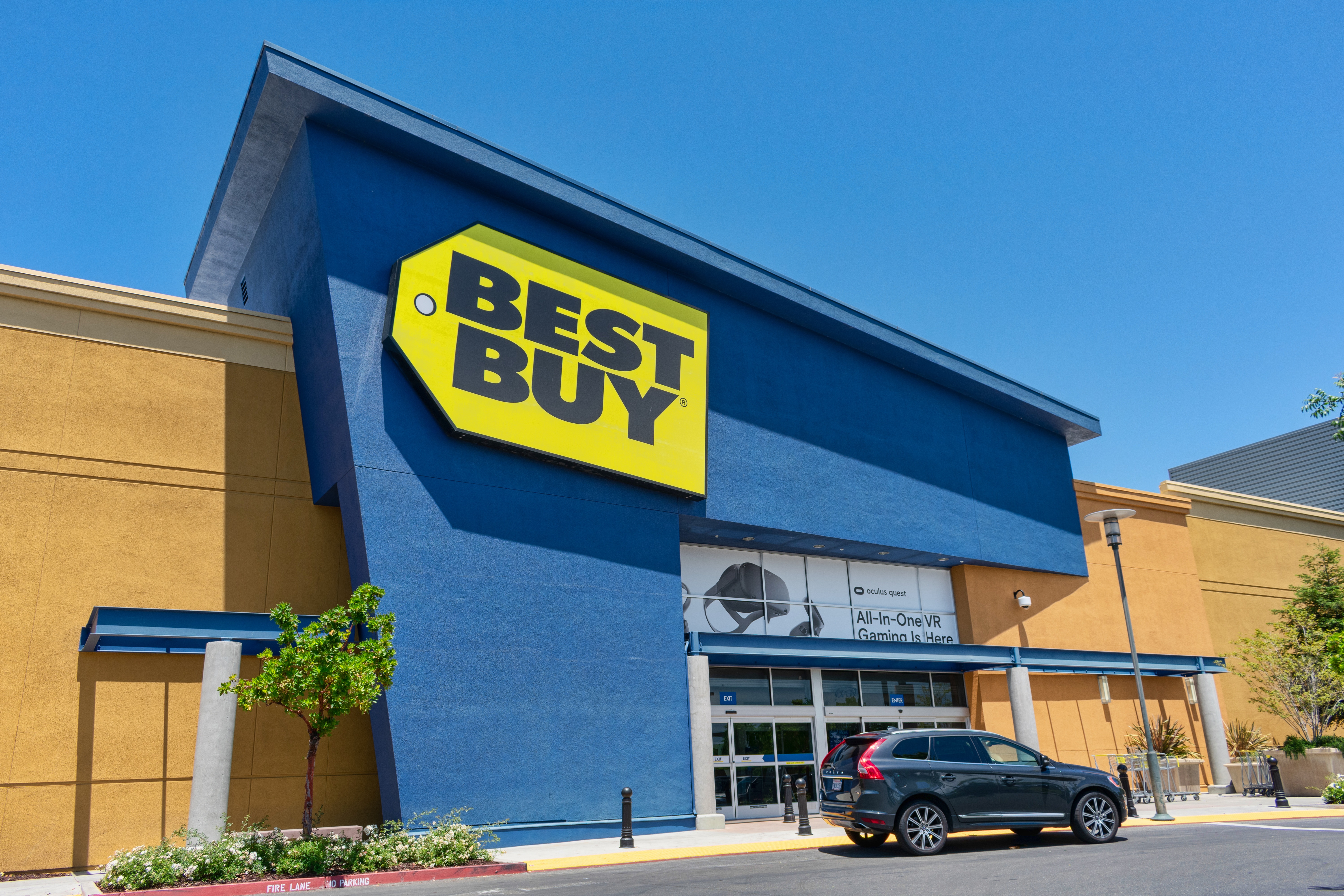 Best Buy Is Reportedly Removing DVDs and Blu-Rays From Its Shelves