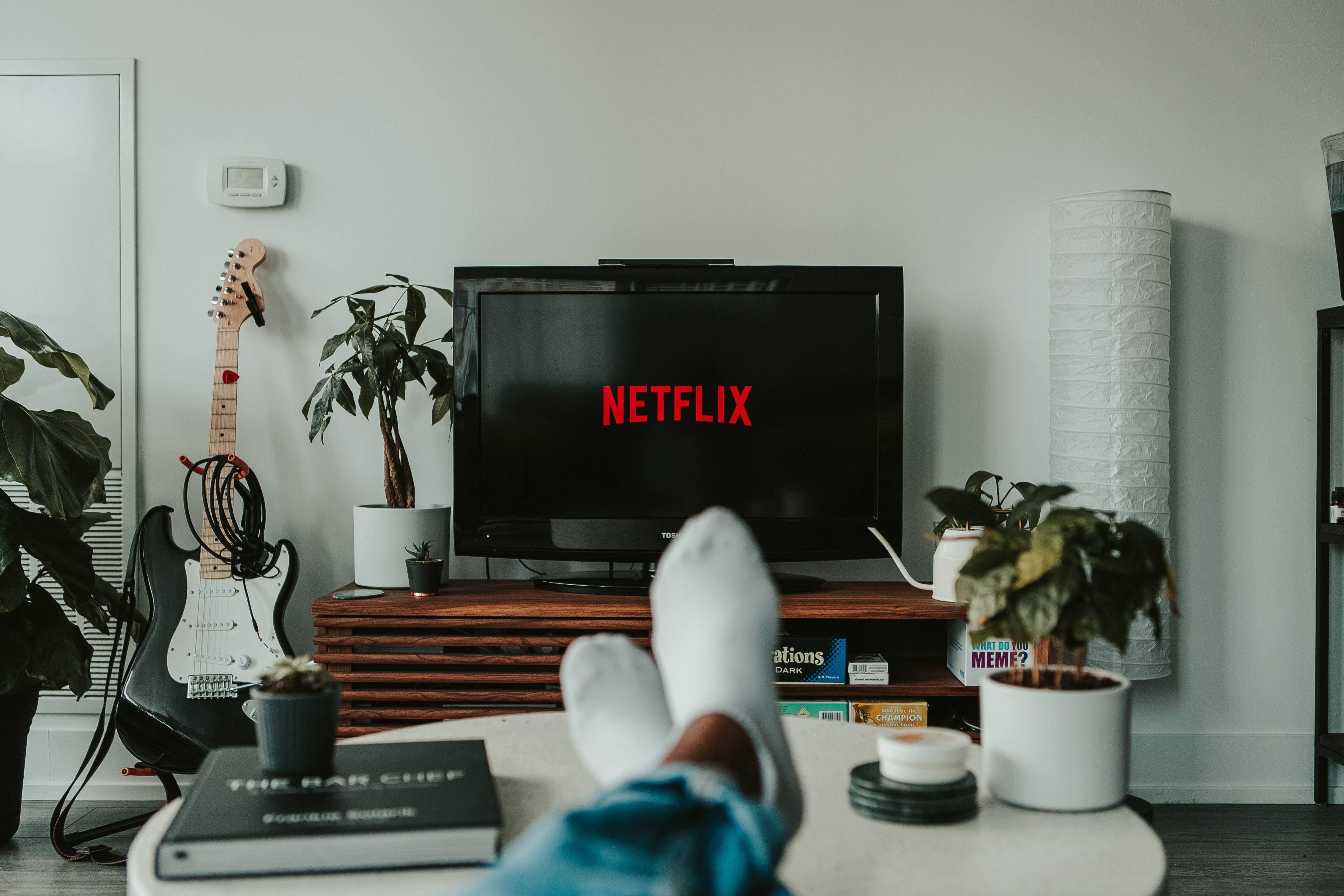 Video: Cheap Netflix — Is Downgrading To The Non-HD Netflix Basic Plan Worth It?