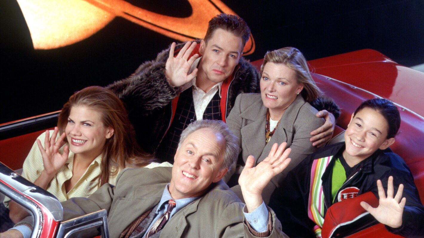 30 Years Ago Today: ‘3rd Rock from the Sun’ Premiered on NBC, Revolutionizing Sitcom Humor